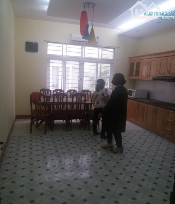 Cho thuê nhà ngõ 22 phố Nghĩa Đô - Cầu Giấy, Diện tích 70m2 x 4 tầng đủ ĐH, NL