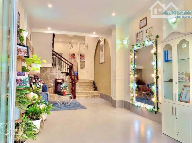 BÁN NHÀ 1 TRỆT 3 LẦU KIÊN CỐ_GẦN CHỢ CÔ GIANG_PHƯỜNG 4_VŨNG TÀU_HẺM Ô TÔ VÀO TẬN CỬA