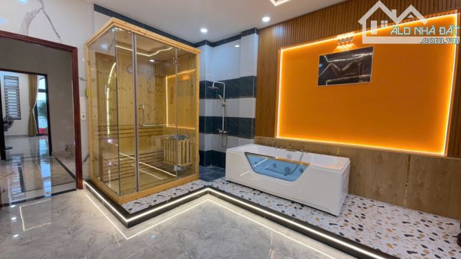 NHÀ ĐẸP MẶT TIỀN NGUYỄN TƯ GIÃN- CHỢ PHẠM VĂN BẠCH- XEHƠI NGỦ- THANG MÁY - PHÒNG XÔNG HƠI