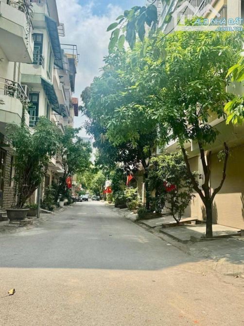 Bán gấp! Nguyễn Khuyến, Văn Quán DT 72m2, 5 tầng, ô tô tránh, vỉa hè, nhỉnh 16 tỷ
