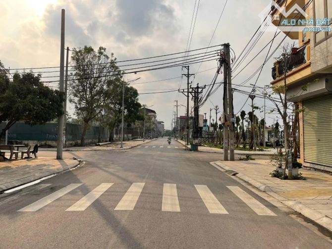 ⛳Bán Lô Giãn Dân Trục Chính Lãm Trại Mt 9.4m Dt 160m2 Giá 7.9 Tỷ