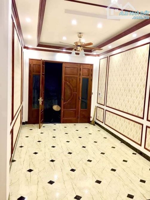 Bán nhà Xuân La, dân xây, ngõ thông, lô góc, an sinh tuyệt vời, 33m2 nhỉnh 7 tỷ