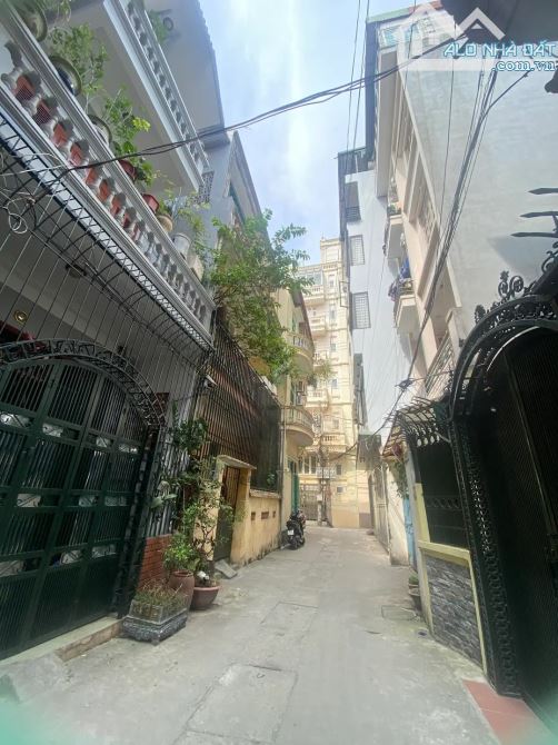 BÁN ĐẤT TẶNG NHÀ 4T PHÂN LÔ ÔTÔ TRÁNH PHỐ TRẦN CUNG CẦU GIẤY 15.5 TỶ  DT 55M2 MT 6M