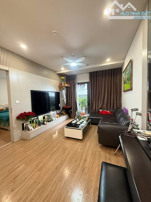 Bán Căn Hộ Sky Park DT 80m 2PN Full NT hướng đông SĐCC hơn 8 tỷ. O9O6-217-669
