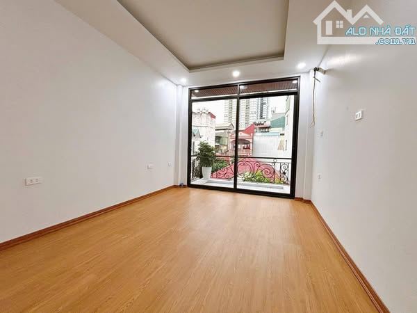 BÁN  nhà đẹp ở Hoàng Văn Thái, 52m, 6 tầng, 19.3 tỷ.  Ngõ ô tô tránh