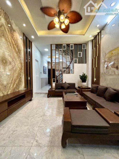9.85 tỷ sở hữu nhà phố Kim Ngưu 45m2 ngõ thông, cách 1 nhà ra ô tô, nhà đẹp đầy đủ nội thấ