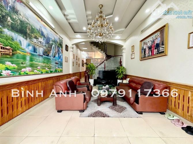 Bán gấp nhà mặt đường Phương Lưu - Đông Hải - Vị trí đẹp