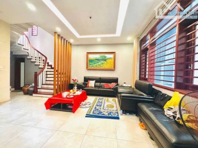 BÁN NHÀ ĐƯỜNG ĐỒNG ME - MỄ TRÌ: 47M 5T MT RỘNG - 30M Ô TÔ, GẦN PHỐ - SỔ ĐẸP FULL ĐỒ Ở NGAY