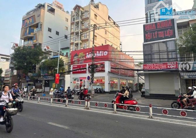 Cho thuê Góc 2MT 101-103 Lê Văn Quới, Quận Bình Tân. DT 11x36m nhà 2 tầng