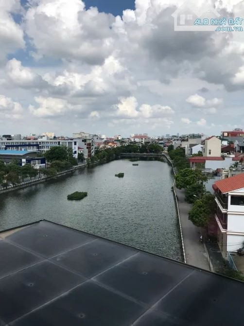 Siêu phẩm Phố Bồ Đề, Long Biên, 90m², View Hồ- Vỉa hè kinh doanh đỉnh, Giá 30.9 tỷ