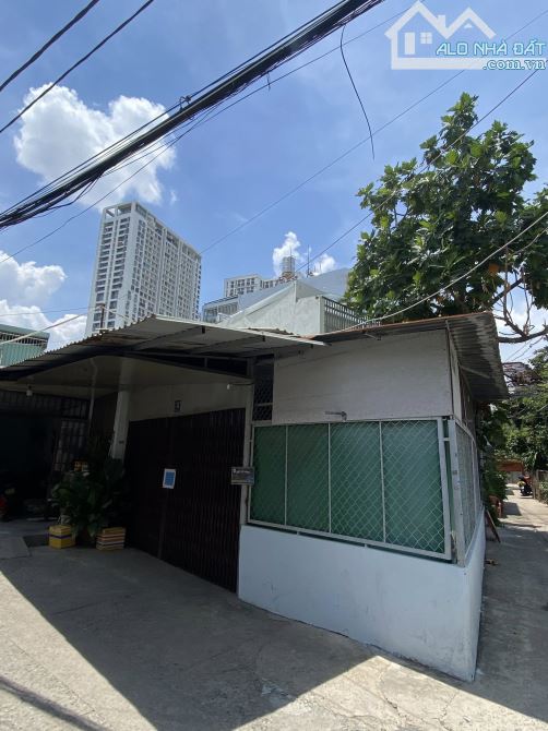 Bán gấp nhà C4, tiện xây mới, đường Nguyễn Duy Trinh, DT 138m2 – Chỉ 11,8 tỷ.