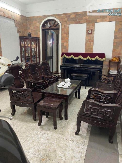 Bán nhà Tây Sơn, ô tô đỗ cửa, vài bước ra phố, mặt tiền rộng, 80m2, 4 tầng, giá 19 tỷ