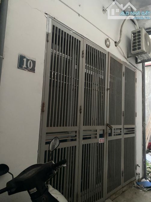 bán đất tặng nhà C4 cổng làng văn phú. 55m2. MT 4M. oto tránh, hồ điều hoà, 8.8 tỷ