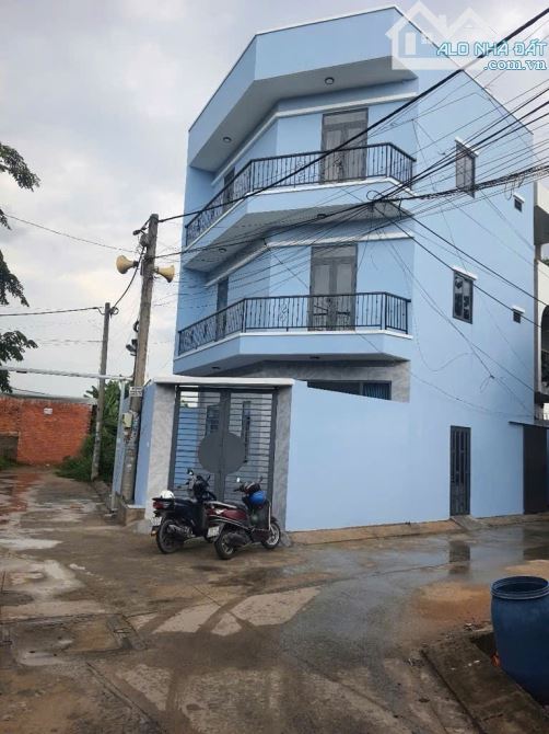 NHÀ 3 LẦU – 2 MẶT TIỀN – DT 93.6M² – HẺM XE HƠI ĐƯỜNG SỐ 4 – LÒ LU, TRƯỜNG THẠNH