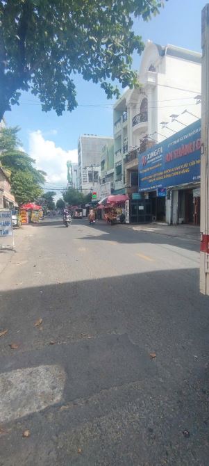 Nhà bán: đường nguyễn Suý, phường Tân quý . Q Tân Phú. DTSD 140m2. 4tầng. Giá 23,9 tỷ