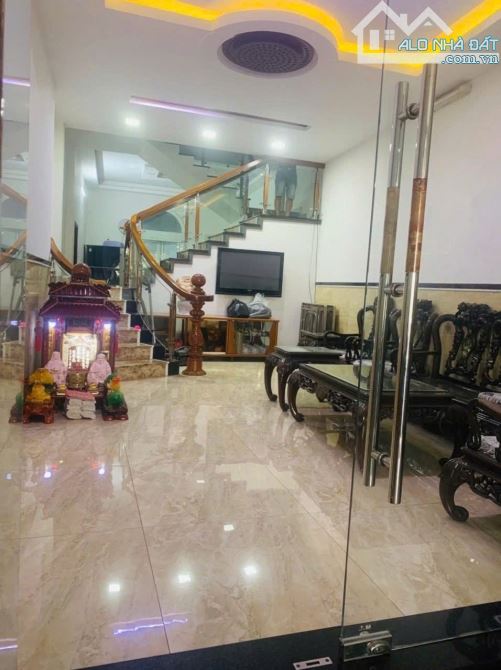 BÁN NHÀ 2 TẦNG KIỆT Ô TÔ PHẠM NHỮ TĂNG - DIỆN TÍCH RỘNG 145M2 - NHÀ ĐẸP NỞ HẬU GIÁ TỐT