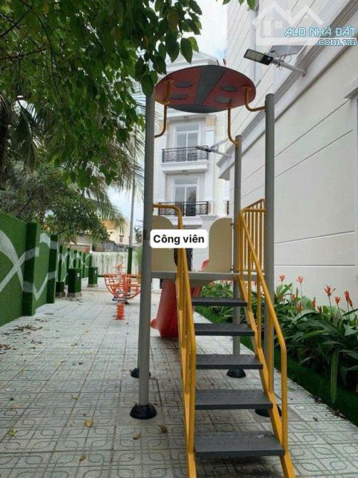 Nhà 4 Lầu 2 xe hơi tránh nhau đường Đăng Văn Bi trung tâm quận Thủ Đức, Bán 7,x tỷ