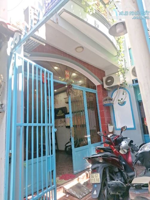 Bán nhà hẻm 54 LVL gần cầu Kênh Tẻ Q7, 2 tầng 5pn chỉ hơn 4 tỷ.