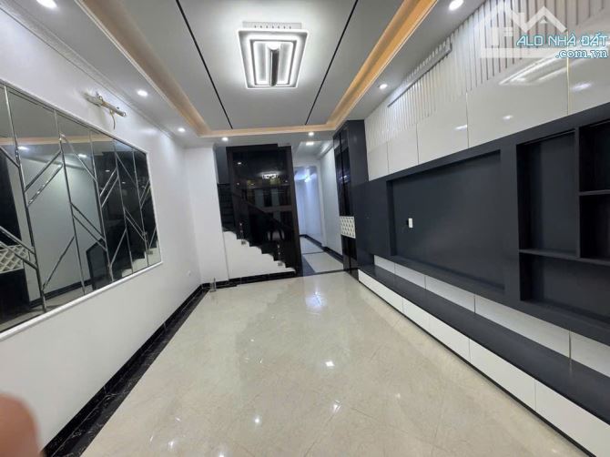 NHÀ XUÂN ĐỈNH – 35M2 X 5 TẦNG – Ô TÔ ĐỖ CỔNG - CÁCH CV HÒA BÌNH 100M – 7.6 TỶ