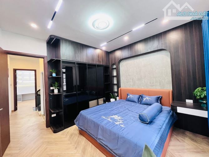 🔴 BÁN NHÀ NGAY LÔ GÓC LIỀN KỀ KIẾN HƯNG 5 TẦNG VỈA HÈ KD 12TỶ QUANH