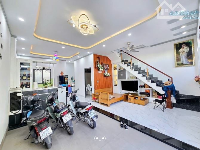 BÁN NHÀ 1T1L P.HỐ NAI 1 SẸC NGUYỄN ÁI QUỐC VÀO ĐG 2 XE HƠI CHỈ 4,1 TỶ