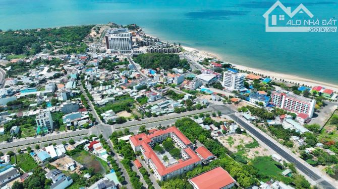 BÁN LÔ ĐẤT MẶT TIỀN KINH DOANH ĐƯỜNG HAI BÀ TRƯNG XÃ LONG HẢI TPHCM DT 985m2 có 257m2 tc