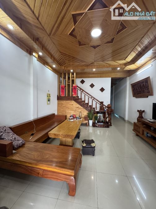 bán nhà 3PN mặt tiền kinh doanh Dt724 đức trọng Dt 10x26m tc150m2 đã trừ lộ giới