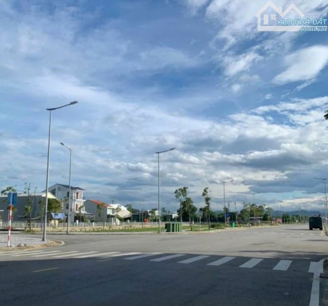 🎯🎯ĐẤT 2 MẶT TIỀN ĐƯỜNG PHAN ĐÌNH THÔNG & ĐỔ UẨN KQH HƯƠNG SƠ, TP HUẾ