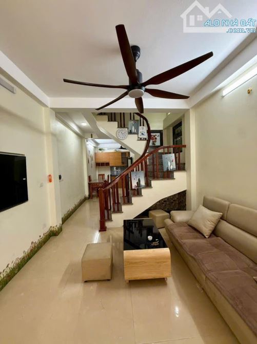 BÁN NHÀ NGUYỄN VĂN LINH – DÂN TRÍ TỐT – NHÀ ĐẸP Ở NGAY – 41M² – GIÁ 5.9 TỶ
