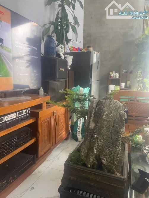 Bán gấp nhà Cấp 4 Liên Ninh Ô tô 7 chỗ vào  nhà diện tích rộng giá 7.6 tỷ