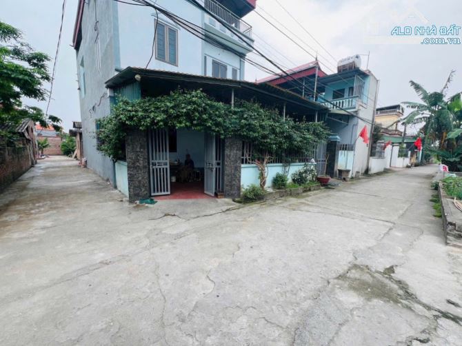 BÁN GẤP LÔ ĐẤT HIẾM – GIÁ CHỈ NHỈNH 2 TỶ – CÁCH Ô TÔ TRÁNH 15M