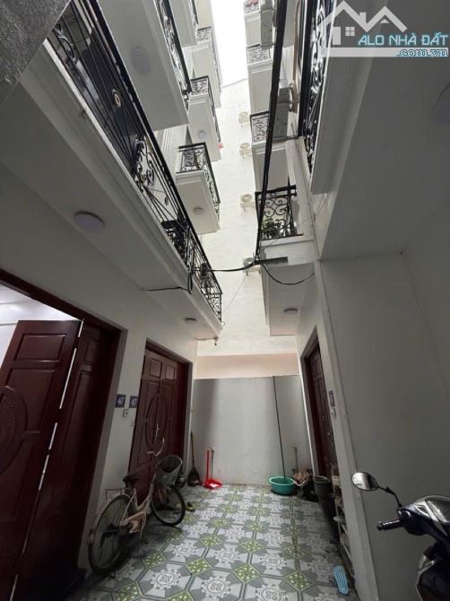 Hiếm! Bán Nhà Xuân La -Tây Hồ -ÔTô Đỗ Cổng -Gần Phố-Nhiều Tiện Ích -38M2 - 5Tầng - 7Tỷ Hơn