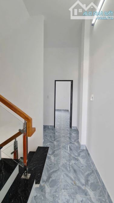 Bán nhà 2 lầu Mặt Tiền Đường Long Phú,  Tân Kim, thị trấn Cần Giuộc:  DT 100m2 - 10