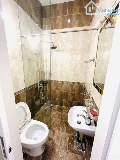 ĐÚNG 3 BƯỚC RA MẶT TIỀN CÁCH BÊN Q1 ĐÚNG 1 CÂY CẦU GIÁ CHÊNH NHAU 2 TỎI - 11