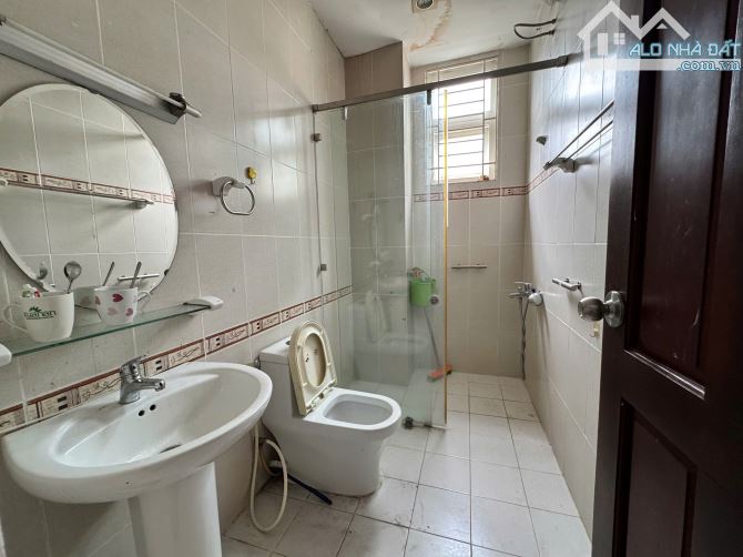 Bán biệt thự ngang 15m cao cấp đường Lê Trực, Phường 7, Quận Bình Thạnh chỉ 108tr/1m2 - 1