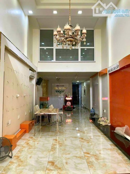 Bán nhà 7 tầng trung tâm sầm uất Quận 3! Giá rẻ hấp dẫn Đường Trần Quang Diệu, P14 - 1