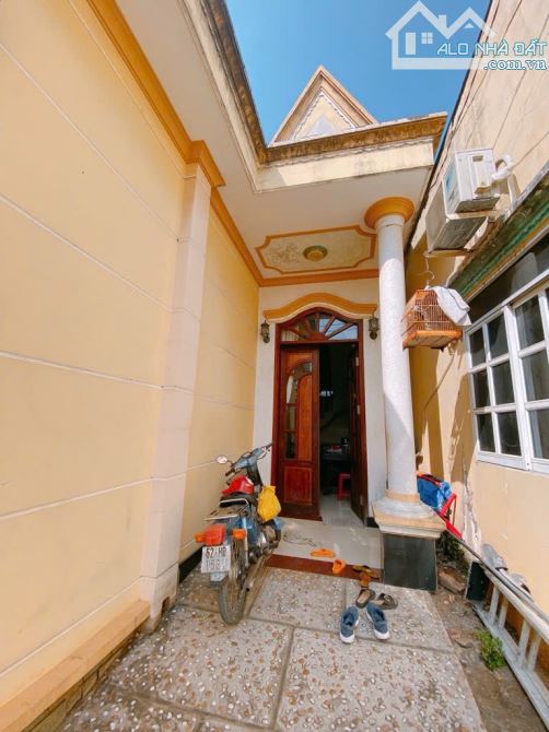 BÁN NHÀ MẶT TIỀN KINH DOANH 462M2 - LÊ VĂN LƯƠNG - VỊ TRÍ VÀNG - NGANG 17.8M- CHỈ 14 TỶ - 1