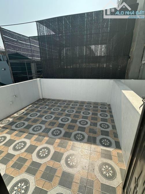 Nhà 4 tầng 36m2, 4 ngủ, ô tô đỗ ngõ, ngay ngã tư xanh đỏ Ỷ La Dương Nội, giá 4.8 tỷ - 1