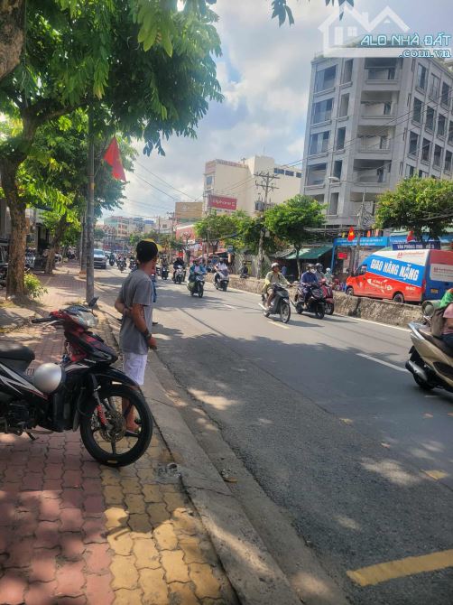 DIỆN TÍCH KHỦNG-CHO THUÊ CAO GIÁ TỐT-BÁN NHÀ 130M2-3 TẦNG-MẶT TIỀN PHAN VĂN HỚN Q.12 - 1