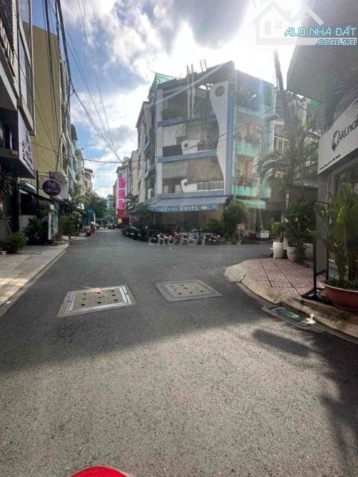 BÁN NHÀ mặt tiền đường Cù Lao, Quận Phú Nhuận, Dt: 4m x 20m. Giá chỉ 26 tỷ - 1