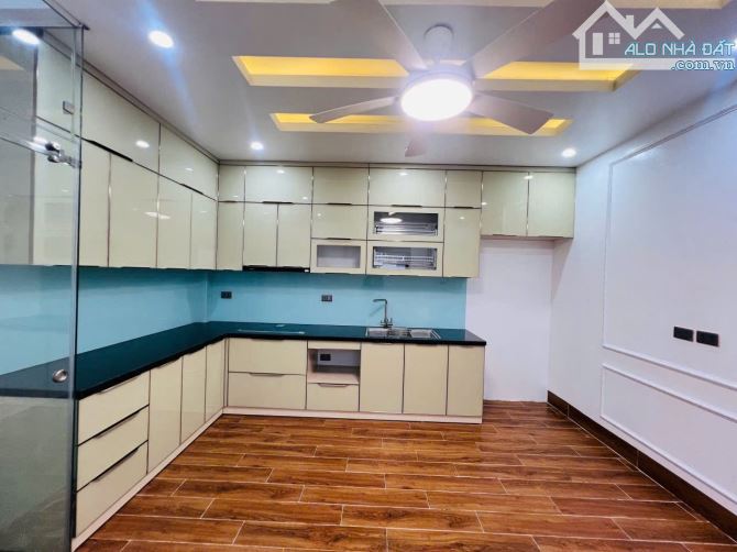 Bán liền kề DV Bờ Hội-Lê Trọng Tấn. 50m2, thang máy, full nội thất, vị trí siêu đẹp - 1