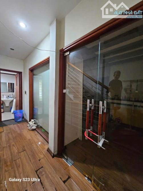 Cần tiền!!! Bán Nhà phố Nguyễn Chí Thanh Đống Đa 42m2 5 tầng mt 4.2m - 1