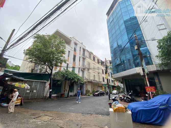 Bán nhà phố Hoàng Quốc Việt, DT 60m2, MT ~4m , 2 mặt thoáng, ngõ thông muôn ngả - 1