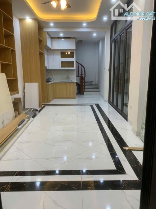 Bán Nhà Trâu Qùy Ngô Xuân Quảng 5 tầng 32m - Ô tô Vào Tận Nơi - giá 7,5 tỷ - 1