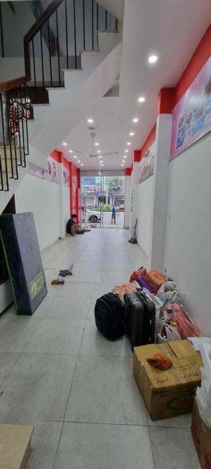 Cần bán nhanh căn nhà 3 tầng, mặt tiền Điện Biên Phủ - 1