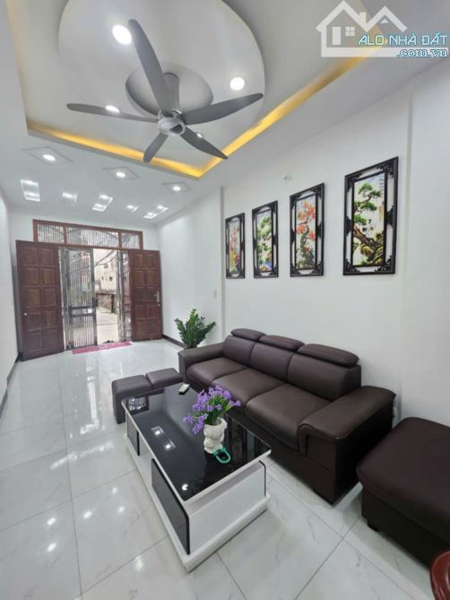 BÁN NHÀ ĐẠI TỪ GẦN HỒ LINH ĐÀM 5 TẦNG 4 PHÒNG MT 4M TRƯỚC NHÀ THOÁNG 3M - 1