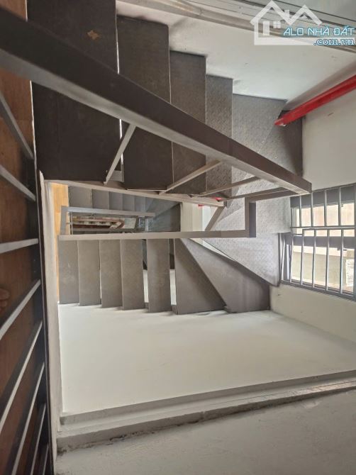 BÁN CĂN HỘ CHO THUÊ Ở TRẦN CUNG- RỘNG 70M2 -OTO ĐỖ CỬA - DÒNG TIỀN CAO - 1