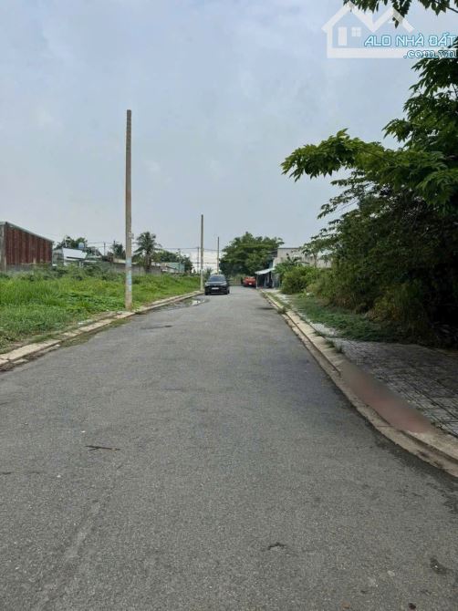 Chỉ 4,5 Tỷ, Có Lô Đất Mặt Tiền Đẹp 141M2, Ngang 5m - Ngay TTLX Thành Công- Nguyễn Văn Tạo - 1
