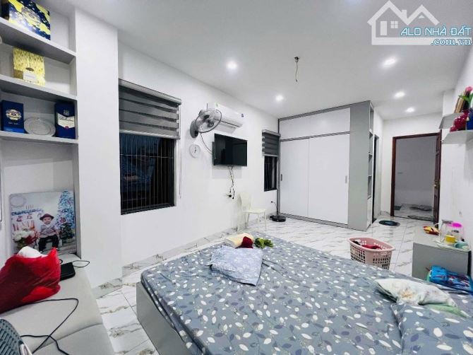 Bán nhà Mỹ Đình, dt37m, lô góc 2 thoáng, gần ô tô, full nội thất. 8,5 tỷ. - 1