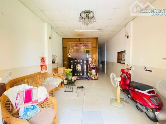 Bán nhà mt Nguyễn Văn Cừ Q5 - Diện tích lớn (4.4x46) 3 tầng - Tiện xây mới tòa nhà VP - 1